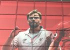 picture of jürgen klopp on the side of the kop